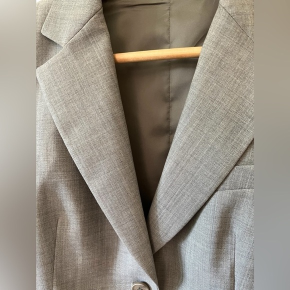 THEORY 2-BUTTON CLASSIC "RORY" BLAZER, FABRIC IS "TAILOR," HEATHERED TAN, Sz 10 - Picture 2 of 12